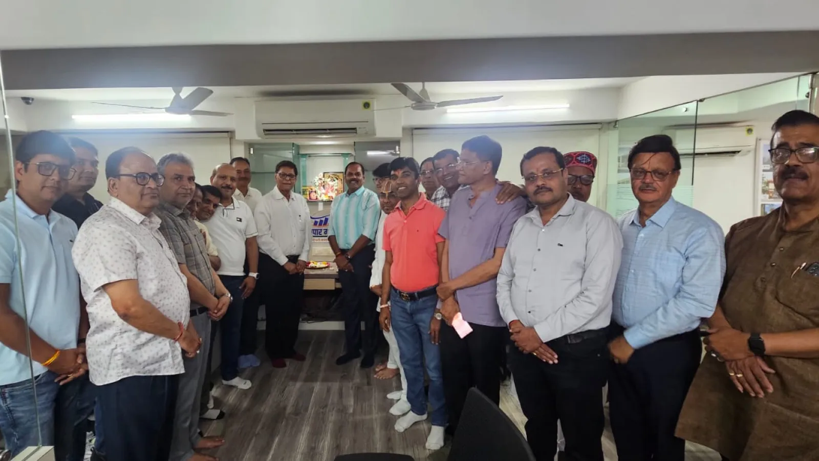 माहेश्वरी समाज इंदौर जिला के ब्रिलियंट कन्वेंशन सेंटर में आयोजित “व्यापार महोत्सव” के कार्यालय का शुभारंभ